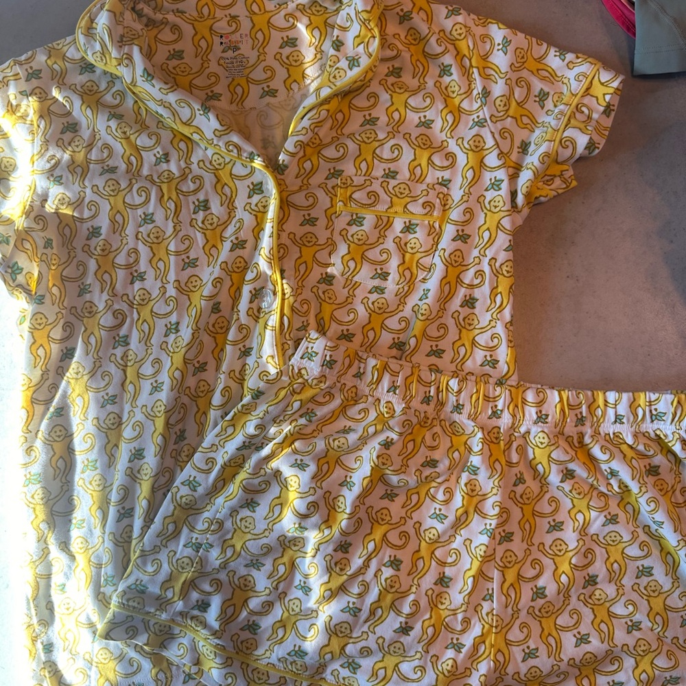 Roller Rabbit Yellow Monkey Print Pajamas Size Petite